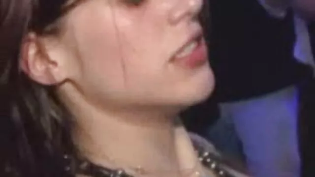 Freaky เพื่อน dildo fucks สุนัขตัวเมียสกปรกของเขาในกล้อง POV วีดีโอ x 18