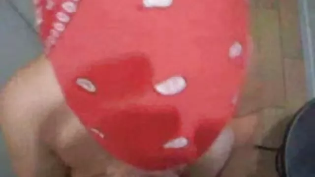สีบลอนด์ Slutty วีดีโอ หนัง โป๊ ฝรั่ง Anja พยายามที่จะตอบสนองสองเป็ดอารมณ์ร้อน