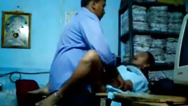 ผู้หญิงเลวเงี่ยนเงี่ยนกับลาดีให้ วีดีโอ x ออนไลน์ blowjob