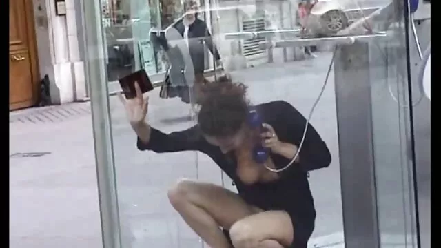 Brunette bushbitch วีดีโอ โป์ gets เธอ ขนดก หี เจาะ ยาก doggy